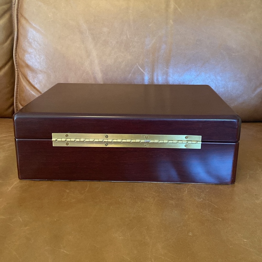 Cigar Humidor - Picture 12 of 16